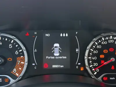 Jeep Renegade 1.0 Turbo Night Eagle — Compact SUV dynamique, sans accident — Thumbnail 11