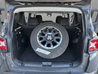 Jeep Renegade 1.0 Turbo Night Eagle — Compact SUV dynamique, sans accident — Thumbnail 19