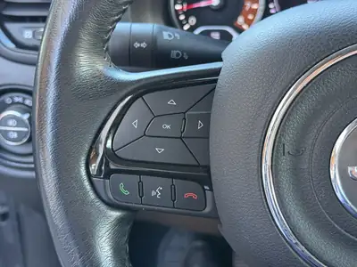 Jeep Renegade 1.0 Turbo Night Eagle — Compact SUV dynamique, sans accident — Thumbnail 23