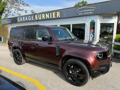 Land Rover Defender 130 3.0 D I6 300 — Robustesse premium et technologie hybride — vue extérieure