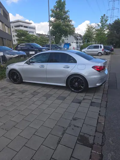 Mercedes-Benz A 250 AMG Line — Berline compacte sportive, 62'000 km seulement — Heckansicht