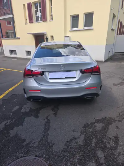 Mercedes-Benz A 250 AMG Line — Berline compacte sportive, 62'000 km seulement — Innenraum