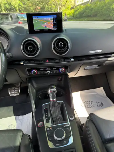 Audi S3 Sportback 2.0 TFSI Quattro — Berline sportive polyvalente, 301 ch dynamiques — Miniature 18