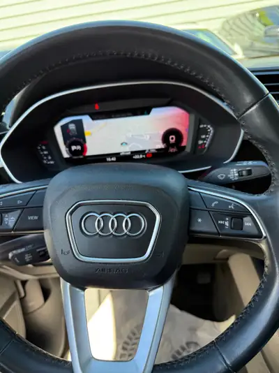 Audi Q3 35 TDI S-tronic — SUV compact diesel fiable, première main, historique complet Audi — Miniature 9