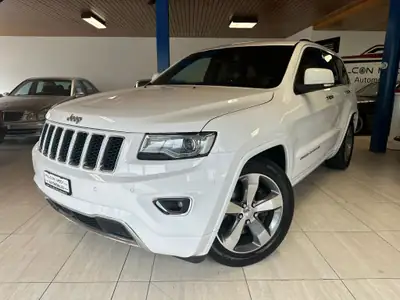 Jeep Grand Cherokee 3.0 CRD Overland — SUV 7 places, 250 ch diesel, tous terrains — vista posteriore