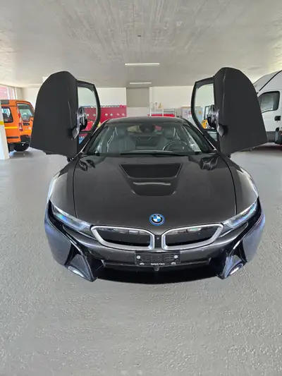 BMW i8 Coupé — Hybride Performance 362 ch, État Collector 44'500 km — exterior view