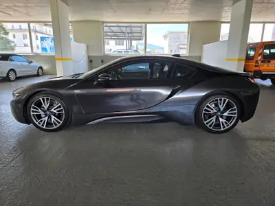 BMW i8 Coupé — Hybride Performance 362 ch, État Collector 44'500 km — dashboard