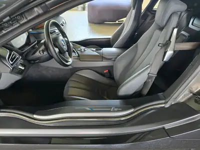 BMW i8 Coupé — Hybride Performance 362 ch, État Collector 44'500 km — detail