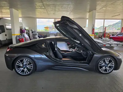 BMW i8 Coupé — Hybride Performance 362 ch, État Collector 44'500 km — Thumbnail 7