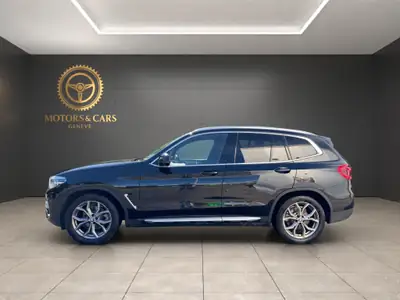 BMW X3 xDrive 20i Luxury Line — SUV premium avec affichage tête-haute et caméra — Seitenansicht