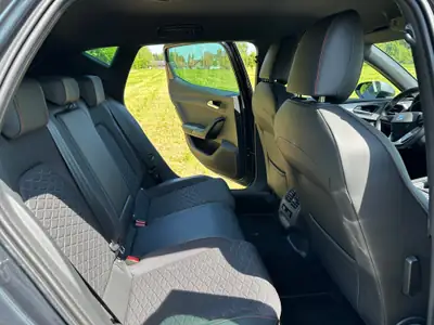 SEAT Leon 1.5 TSI Hola — Berline dynamique, première main, équipement premium — Armaturenbrett