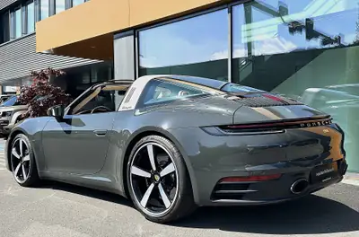 Porsche 911 Targa 3.0 Carrera 4S Heritage Design Edition — Chef-d'œuvre décapotable, seulement 2000 km — side view