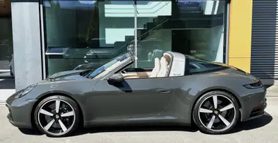 Porsche 911 Targa 3.0 Carrera 4S Heritage Design Edition — Chef-d'œuvre décapotable, seulement 2000 km — Thumbnail 15