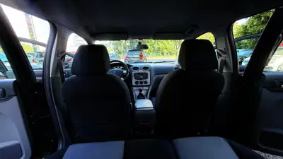 Ford Focus 1.6i VCT Carving — Break spacieux, moteur économe et sans sinistre — Miniatura 7