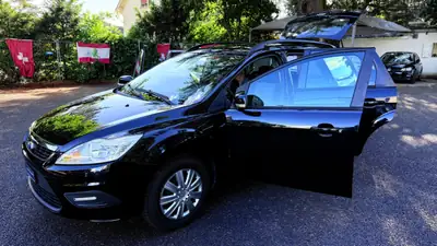 Ford Focus 1.6i VCT Carving — Break spacieux, moteur économe et sans sinistre — Miniatura 11
