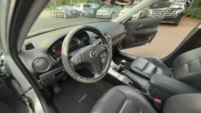 Mazda 6 2.0 16V Exclusive — Berline élégante, 79'000 km, sans sinistre — Miniatura 12
