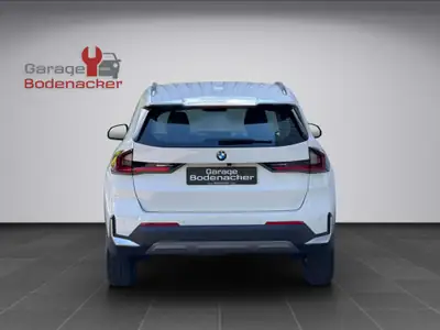 BMW X1 sDrive 18d — SUV compact diesel, équipement premium et consommation maîtrisée — Thumbnail 17