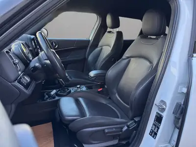 MINI Countryman Cooper ALL4 — SUV compact polyvalent, traction intégrale et technologie Steptronic — Thumbnail 9