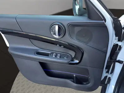 MINI Countryman Cooper ALL4 — SUV compact polyvalent, traction intégrale et technologie Steptronic — Thumbnail 12