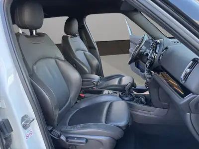 MINI Countryman Cooper ALL4 — SUV compact polyvalent, traction intégrale et technologie Steptronic — Thumbnail 17