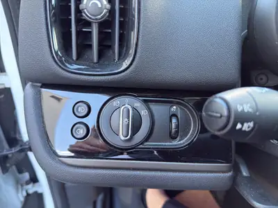 MINI Countryman Cooper ALL4 — SUV compact polyvalent, traction intégrale et technologie Steptronic — Thumbnail 20