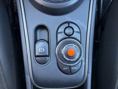 MINI Countryman Cooper ALL4 — SUV compact polyvalent, traction intégrale et technologie Steptronic — Thumbnail 23
