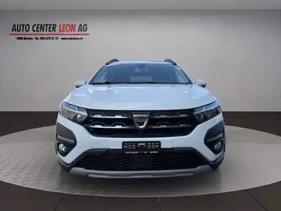 Dacia Jogger TCe 110 Comfort — 7 places, spacieux et économique — exterior view