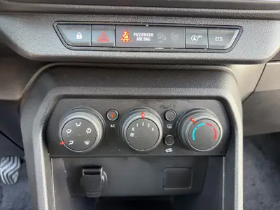 Dacia Jogger TCe 110 Comfort — 7 places, spacieux et économique — Thumbnail 16