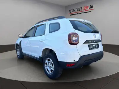 Dacia Duster TCe 130 Comfort 4x4 — SUV polyvalent, 4x4 authentique, sans accident — interior