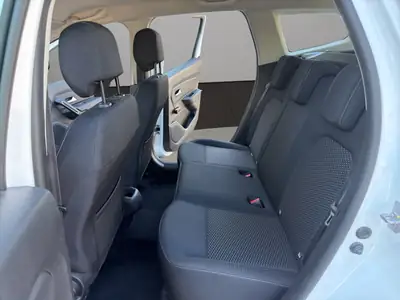 Dacia Duster TCe 130 Comfort 4x4 — SUV polyvalent, 4x4 authentique, sans accident — Thumbnail 13