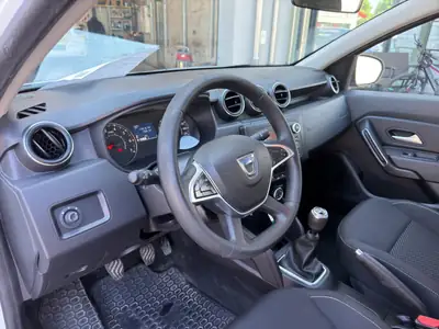 Dacia Duster TCe 130 Comfort 4x4 — SUV polyvalent, 4x4 authentique, sans accident — Thumbnail 21