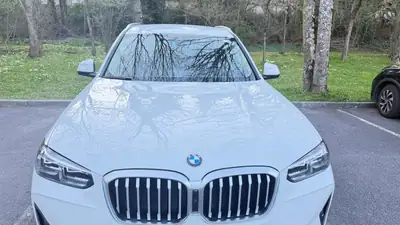 BMW X3 xDrive 20i — SUV polyvalent 2023, faible kilométrage, sans sinistre — fianco