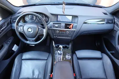 BMW X3 xDrive 30d Pack M — SUV diesel performant, cuir et jantes 19 pouces — Miniature 11