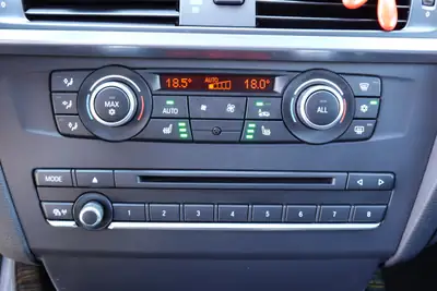 BMW X3 xDrive 30d Pack M — SUV diesel performant, cuir et jantes 19 pouces — Miniature 17