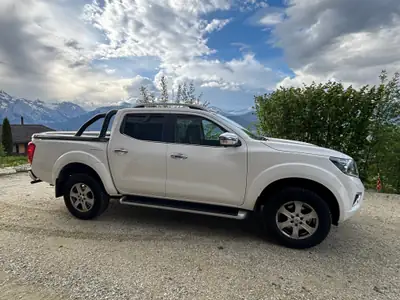 Nissan Navara 2.3 dCi Double Cab Tekna — Robuste pick-up 4x4, 104 000 km, sans sinistre — Seitenansicht