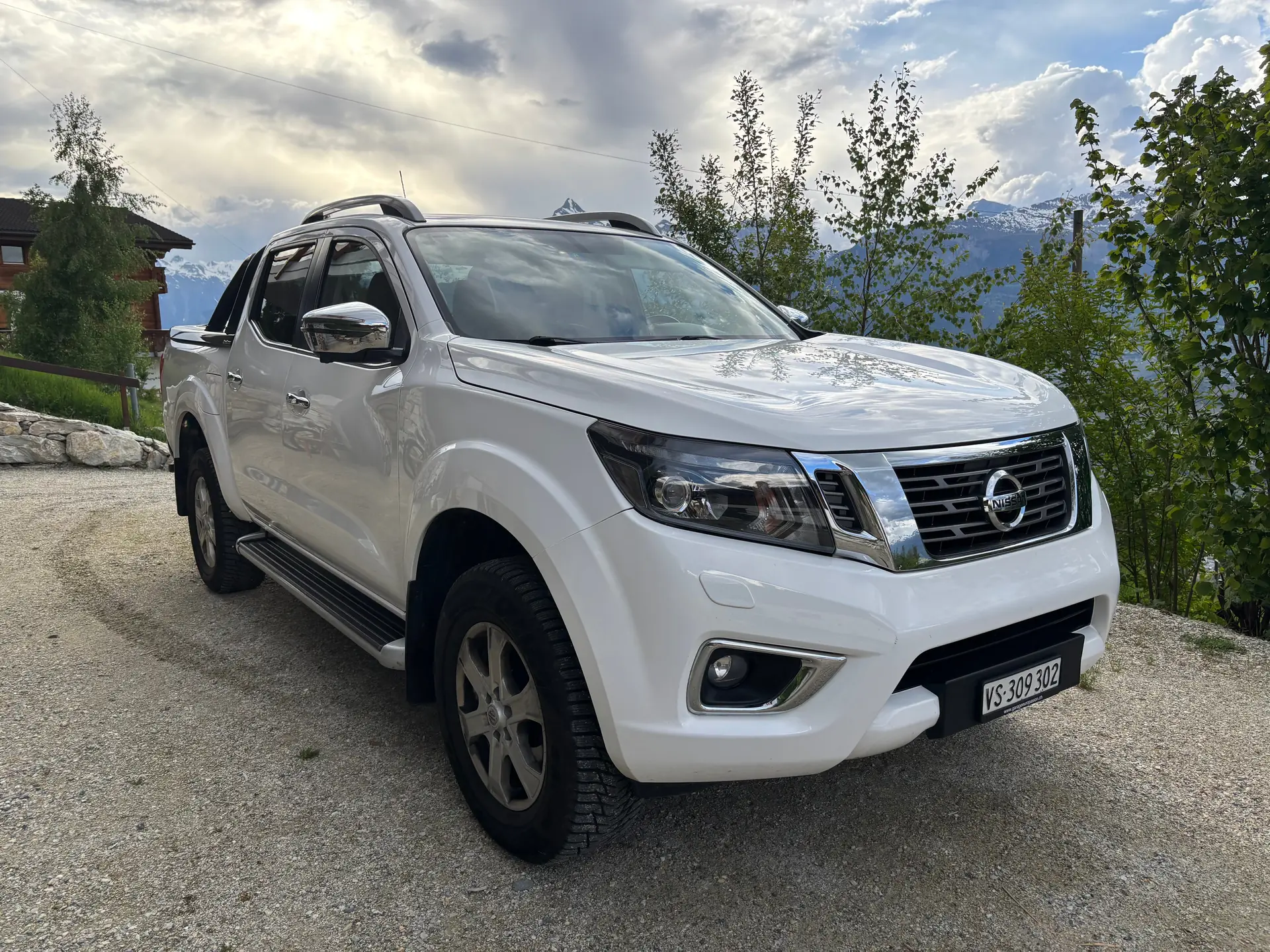 Nissan Navara 2.3 dCi Double Cab Tekna — Robuste pick-up 4x4, 104 000 km, sans sinistre