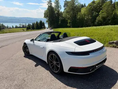 Porsche 911 3.0 Carrera PDK — Cabriolet blanc 2024, 25'000 km, sportivité sans compromis — dettaglio