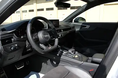 Audi A4 Avant 40 TDI Sport quattro — Break diesel performant, faible kilométrage — Miniature 9