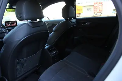 Audi A4 Avant 40 TDI Sport quattro — Break diesel performant, faible kilométrage — Miniature 10