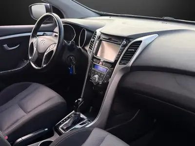 Hyundai i30 Wagon 1.6 CRDi — Monospace pratique, moteur efficace, entretien à jour — Miniatur 10
