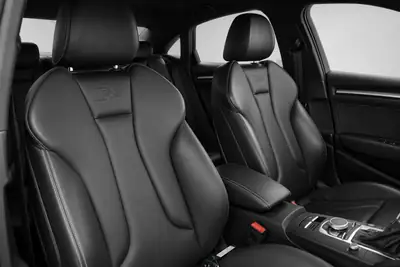 Audi RS3 Limousine 2.5 TSI quattro — 400 ch de pure performance, entretien impeccable — Miniature 14