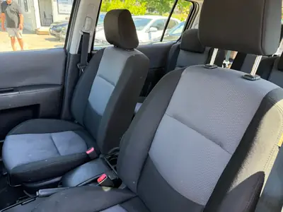 Mazda 5 1.8 16V Confort — Monospace 7 places fiable, climatisé et entretenu — Miniature 11
