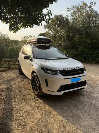 Land Rover Discovery Sport 2.0 Si4 R-Dynamic — 7 places, motorisation hybride essence et 4x4 intégral — Armaturenbrett