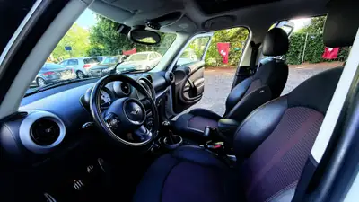 MINI Countryman Cooper S ALL4 — SUV compact dynamique, 4 roues motrices, 184 ch — Miniatura 10