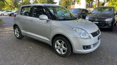 Suzuki Swift 1.3i 16V GL Top Piz Sulai LE 4x4 — Citadine polyvalente 4x4, 81'000 km — vista posteriore