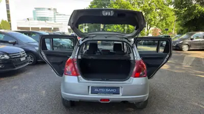 Suzuki Swift 1.3i 16V GL Top Piz Sulai LE 4x4 — Citadine polyvalente 4x4, 81'000 km — Miniatura 7