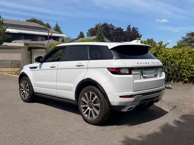 Range Rover Evoque 2.0 Si4 Pure — SUV compact premium, 241 ch et sièges chauffants — intérieur