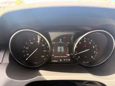 Range Rover Evoque 2.0 Si4 Pure — SUV compact premium, 241 ch et sièges chauffants — Miniature 9