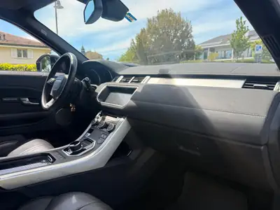 Range Rover Evoque 2.0 Si4 Pure — SUV compact premium, 241 ch et sièges chauffants — Miniature 12