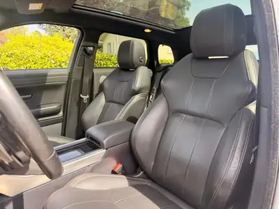 Range Rover Evoque 2.0 Si4 Pure — SUV compact premium, 241 ch et sièges chauffants — Miniature 18